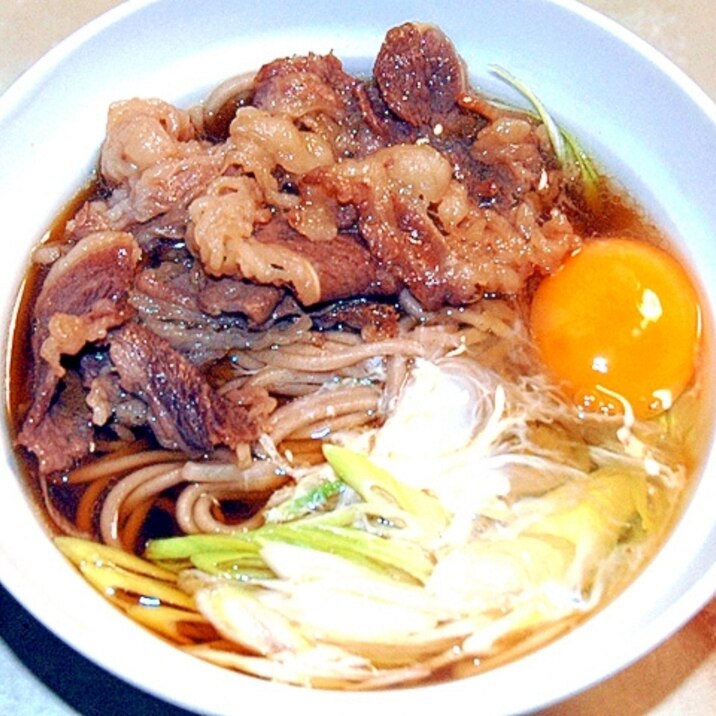 すき焼き風温蕎麦！べこ月見そば♪